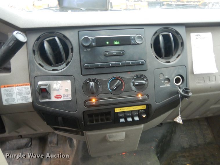 image for item DH5549 2009 Ford F550 Super Duty  flatbed truck with crane