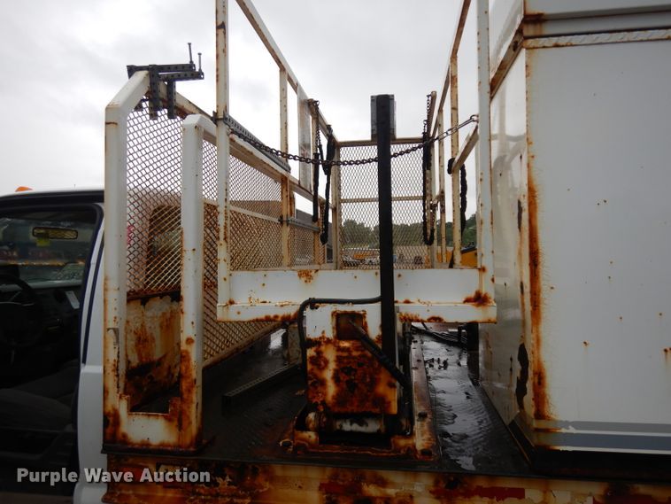 image for item DH5549 2009 Ford F550 Super Duty  flatbed truck with crane