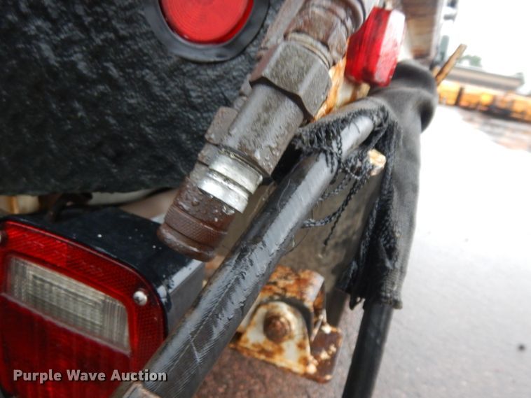 image for item DH5549 2009 Ford F550 Super Duty  flatbed truck with crane