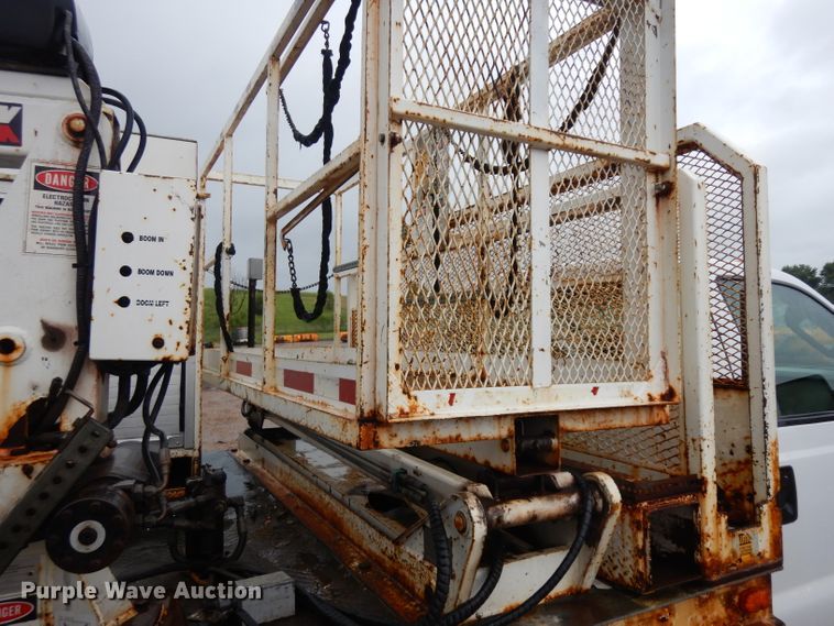 image for item DH5549 2009 Ford F550 Super Duty  flatbed truck with crane