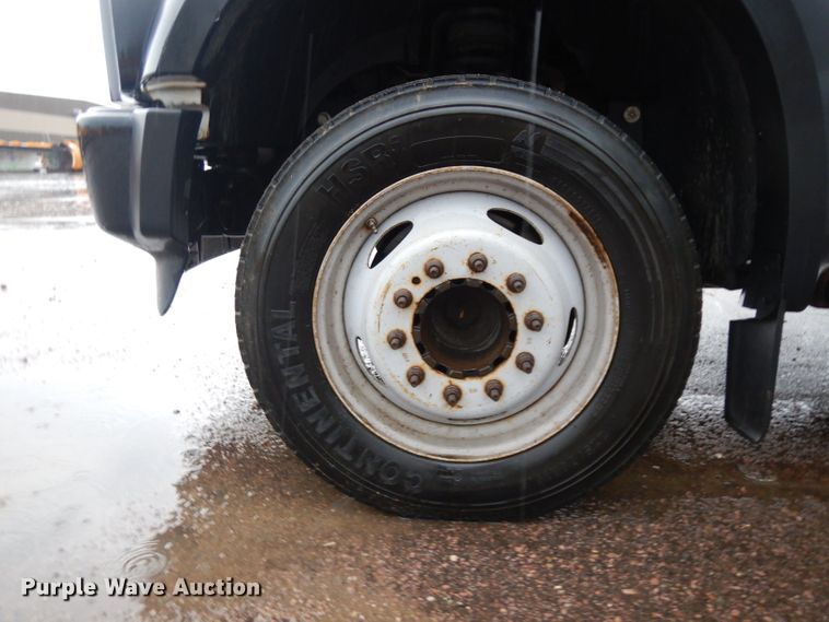 image for item DH5549 2009 Ford F550 Super Duty  flatbed truck with crane