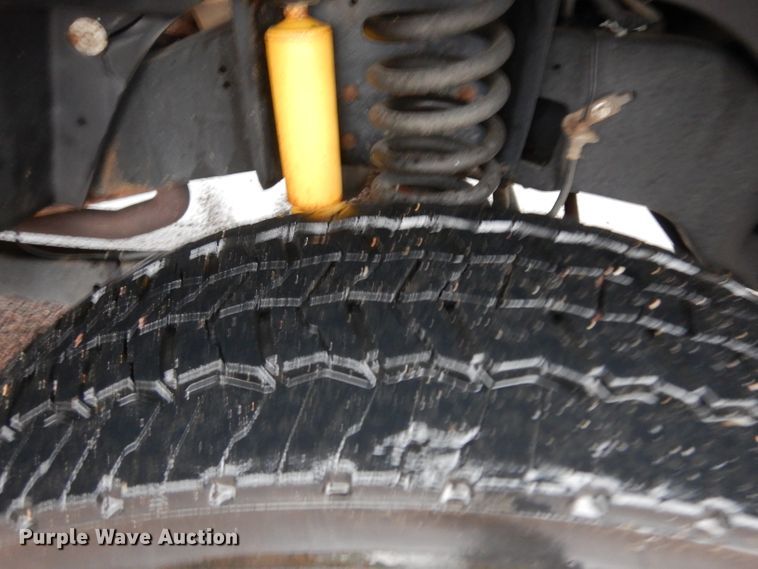 image for item DH5549 2009 Ford F550 Super Duty  flatbed truck with crane