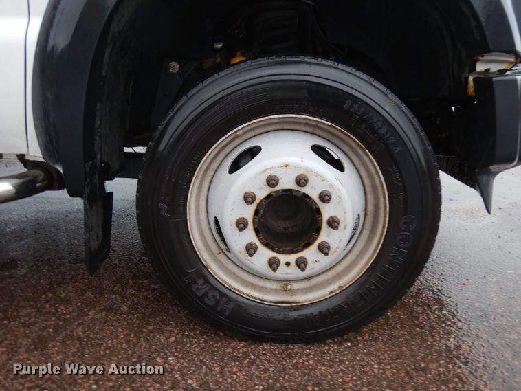 image for item DH5549 2009 Ford F550 Super Duty  flatbed truck with crane