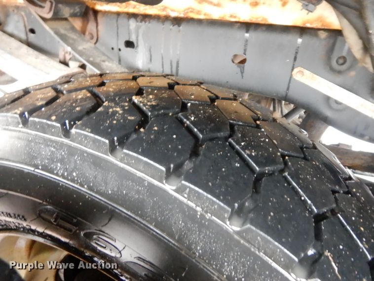 image for item DH5549 2009 Ford F550 Super Duty  flatbed truck with crane