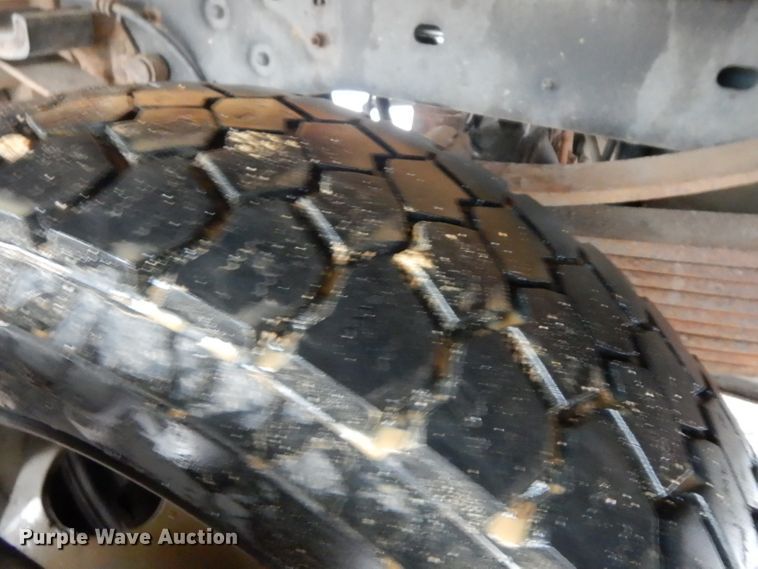 image for item DH5549 2009 Ford F550 Super Duty  flatbed truck with crane