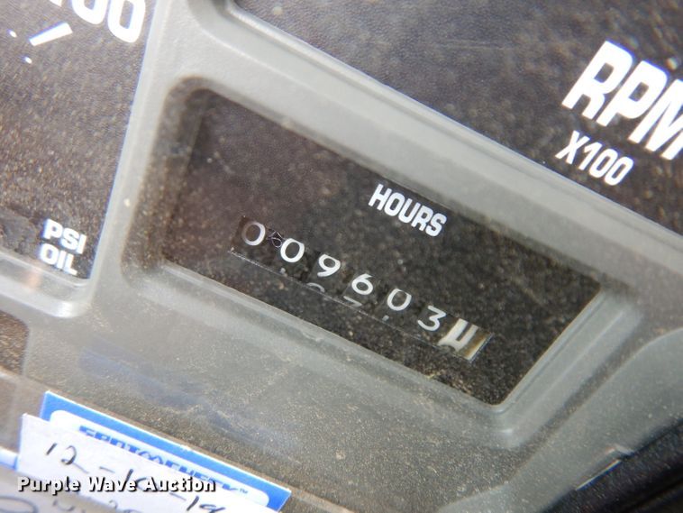 image for item DH5552 2002 International 4900  bucket truck