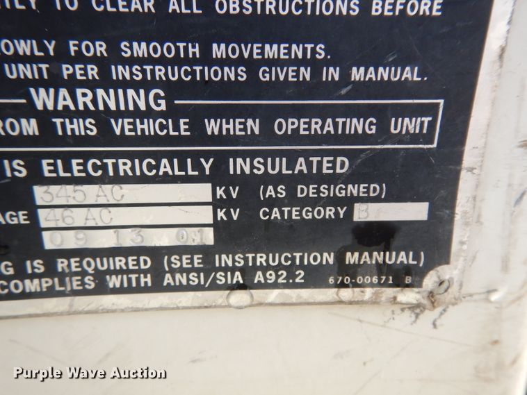 image for item DH5552 2002 International 4900  bucket truck