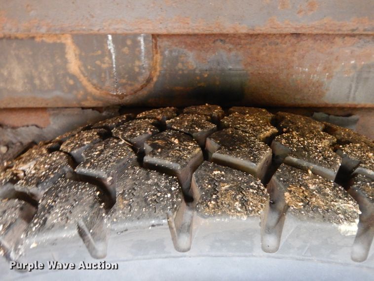 image for item DH5552 2002 International 4900  bucket truck