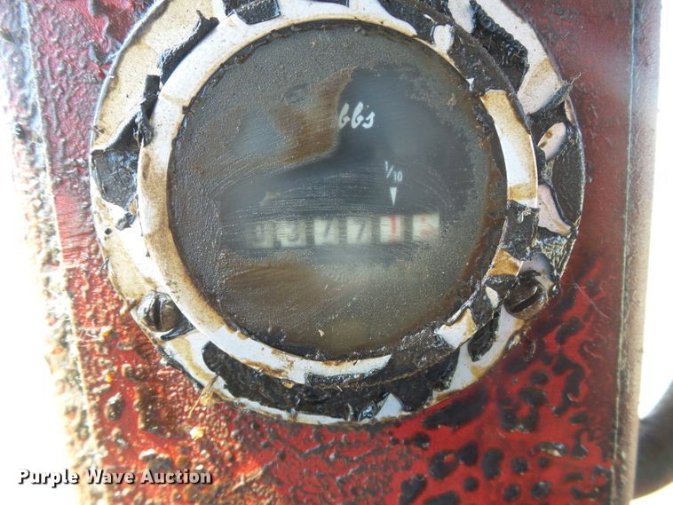 image for item DD0430 International 715 combine