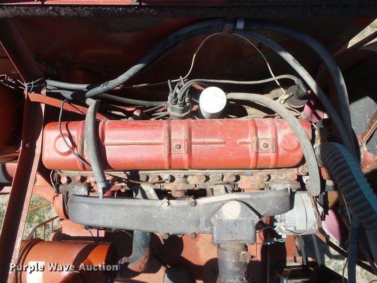 image for item DD0430 International 715 combine