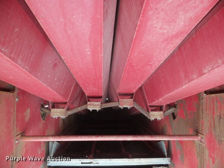 image for item DD0430 International 715 combine