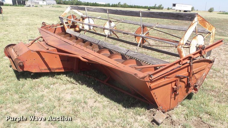 image for item DD0430 International 715 combine