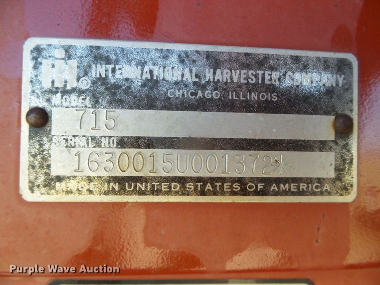 image for item DD0430 International 715 combine