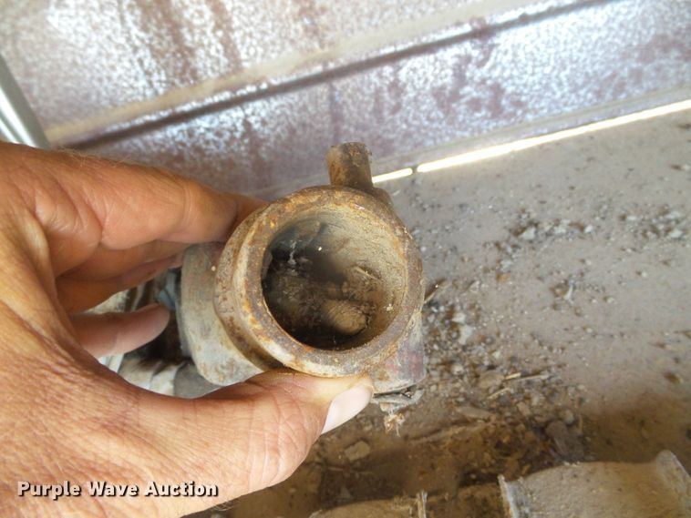 image for item DD0436 1976 New Holland 320  small square baler