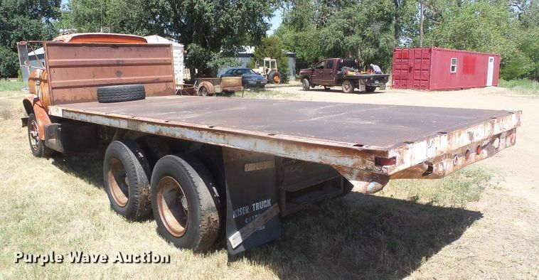 image for item DD0438 1964 Ford N750  dump flatbed truck