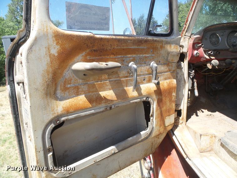 image for item DD0438 1964 Ford N750  dump flatbed truck