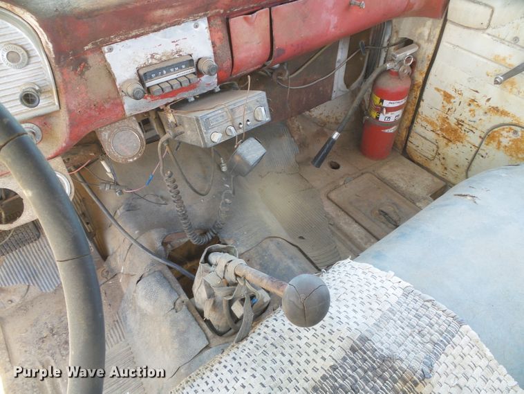 image for item DD0438 1964 Ford N750  dump flatbed truck