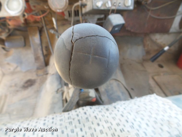 image for item DD0438 1964 Ford N750  dump flatbed truck