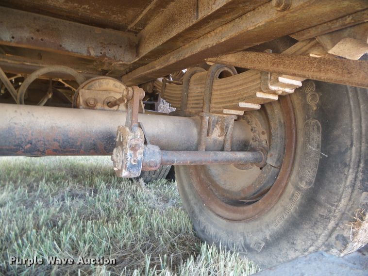 image for item DD0438 1964 Ford N750  dump flatbed truck