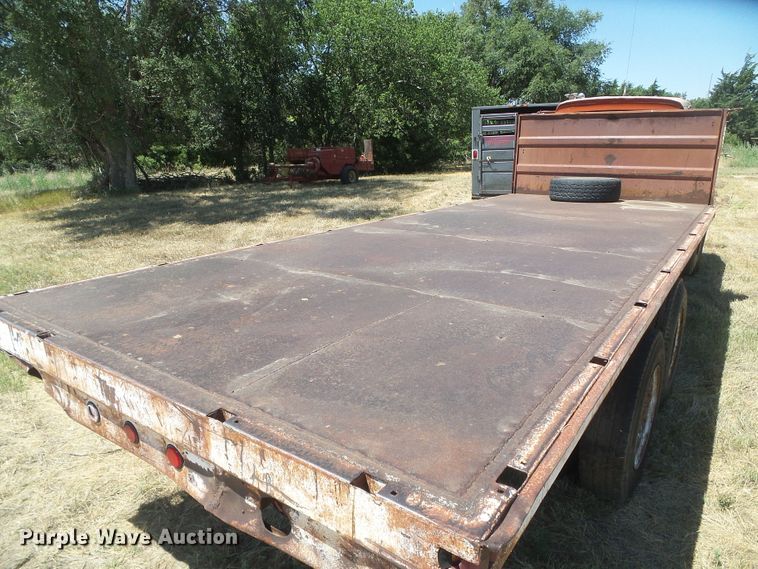 image for item DD0438 1964 Ford N750  dump flatbed truck