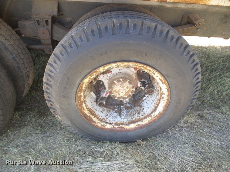 image for item DD0438 1964 Ford N750  dump flatbed truck