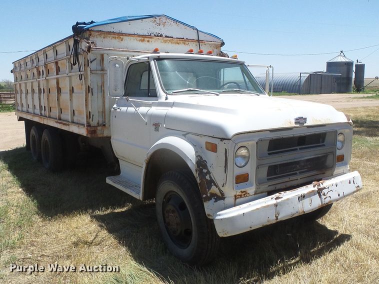 image for item DD0439 1968 Chevrolet 50  grain truck