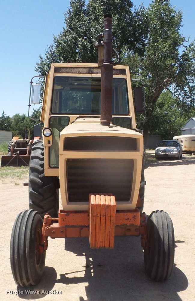 image for item DD0441 1973 Case 1370  tractor