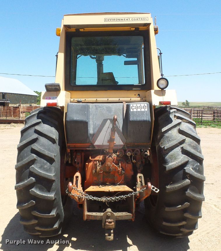 image for item DD0441 1973 Case 1370  tractor
