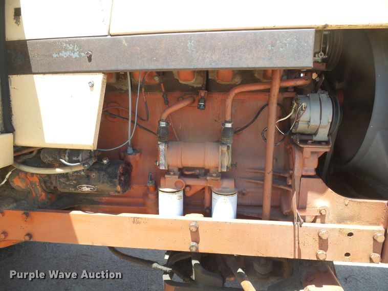 image for item DD0441 1973 Case 1370  tractor