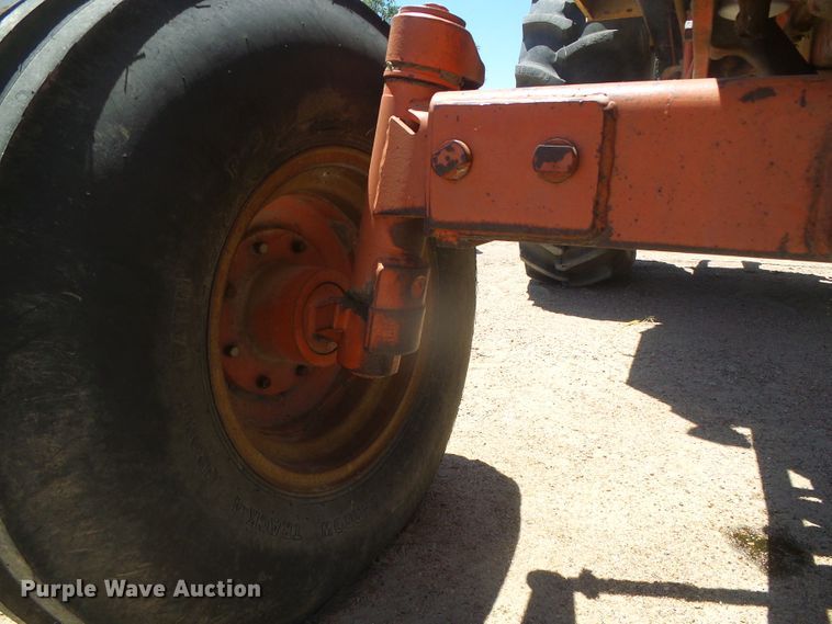 image for item DD0441 1973 Case 1370  tractor