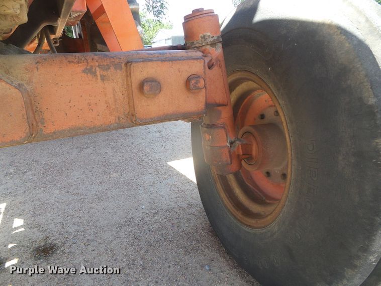 image for item DD0441 1973 Case 1370  tractor