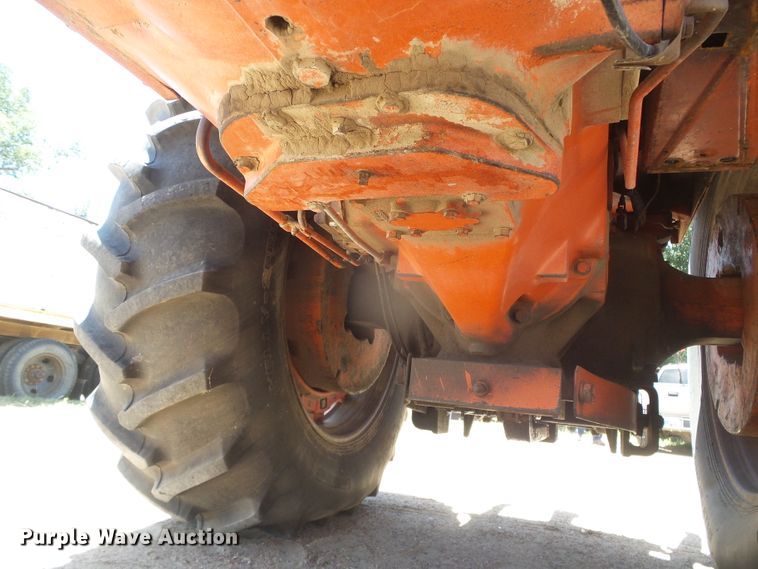 image for item DD0441 1973 Case 1370  tractor