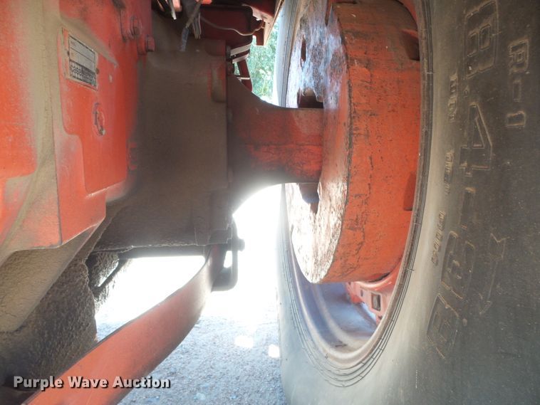 image for item DD0441 1973 Case 1370  tractor