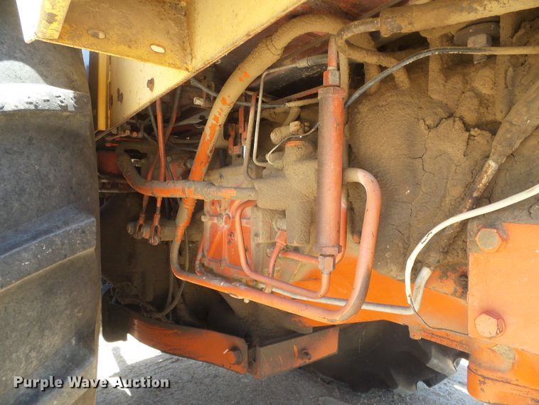 image for item DD0441 1973 Case 1370  tractor