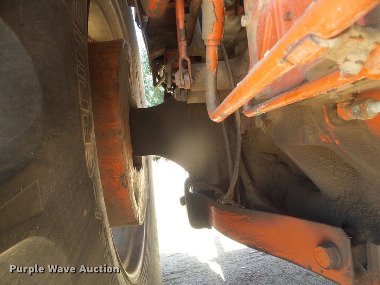 image for item DD0441 1973 Case 1370  tractor