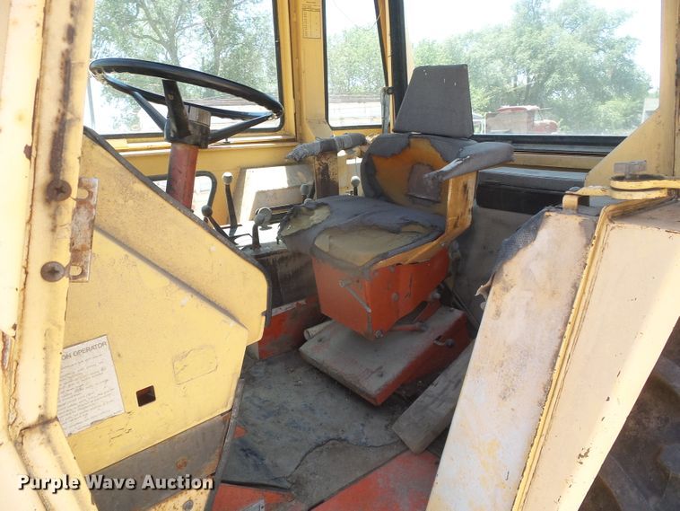 image for item DD0441 1973 Case 1370  tractor