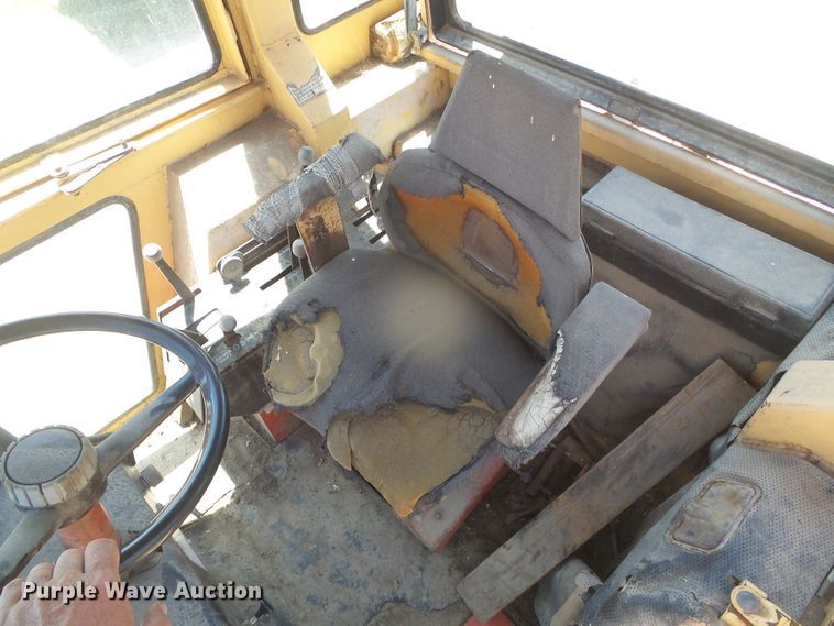 image for item DD0441 1973 Case 1370  tractor