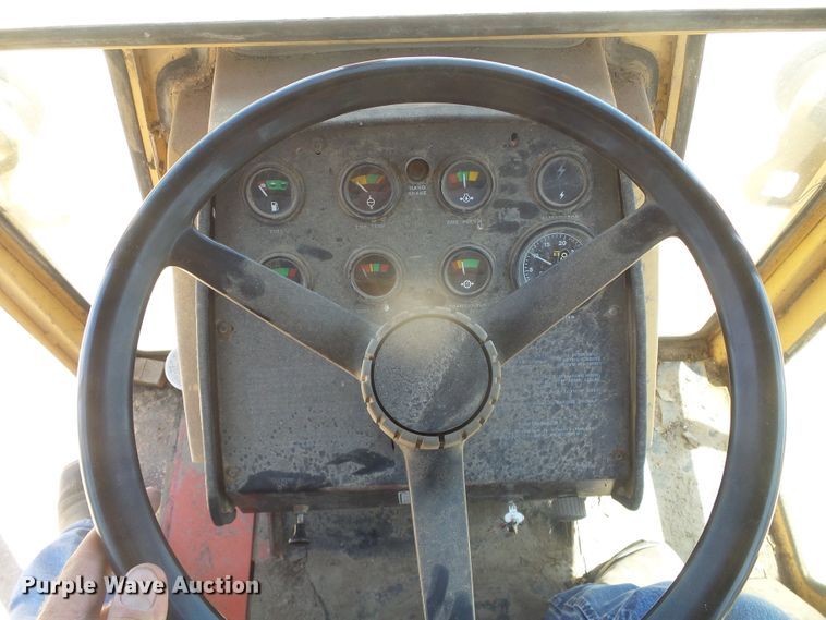 image for item DD0441 1973 Case 1370  tractor