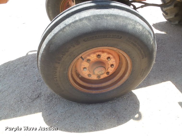 image for item DD0441 1973 Case 1370  tractor