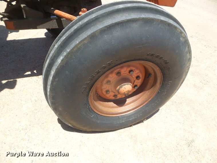 image for item DD0441 1973 Case 1370  tractor