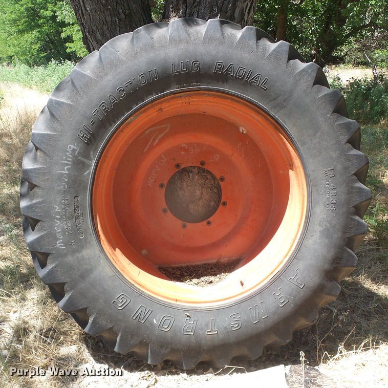 image for item DD0441 1973 Case 1370  tractor
