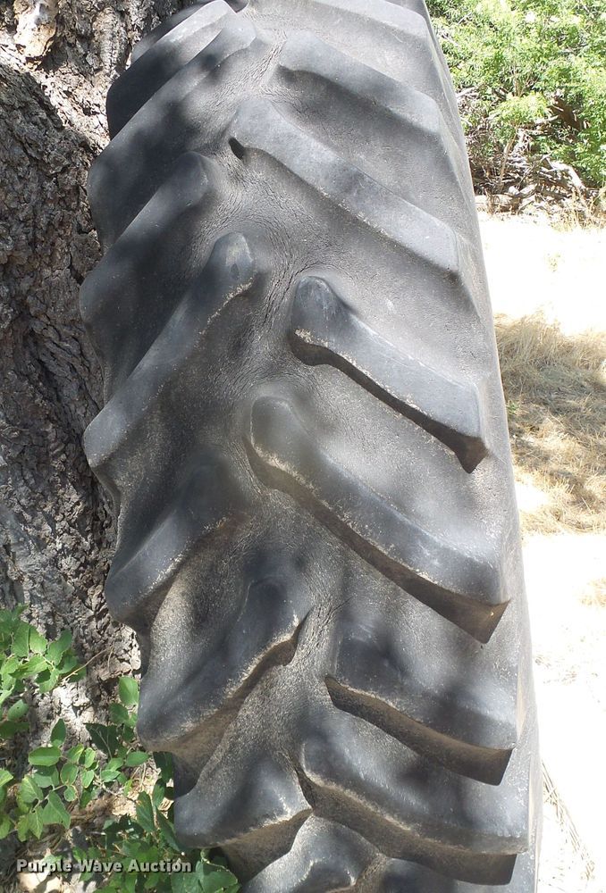 image for item DD0441 1973 Case 1370  tractor