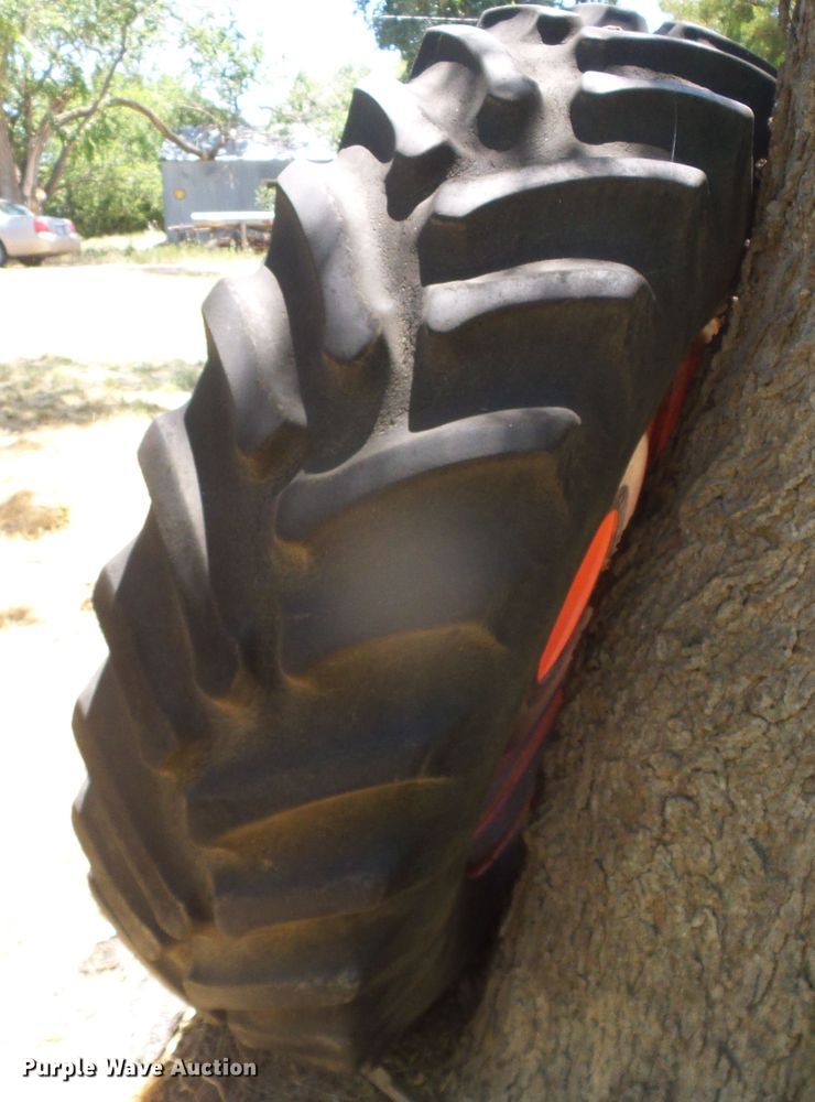 image for item DD0441 1973 Case 1370  tractor