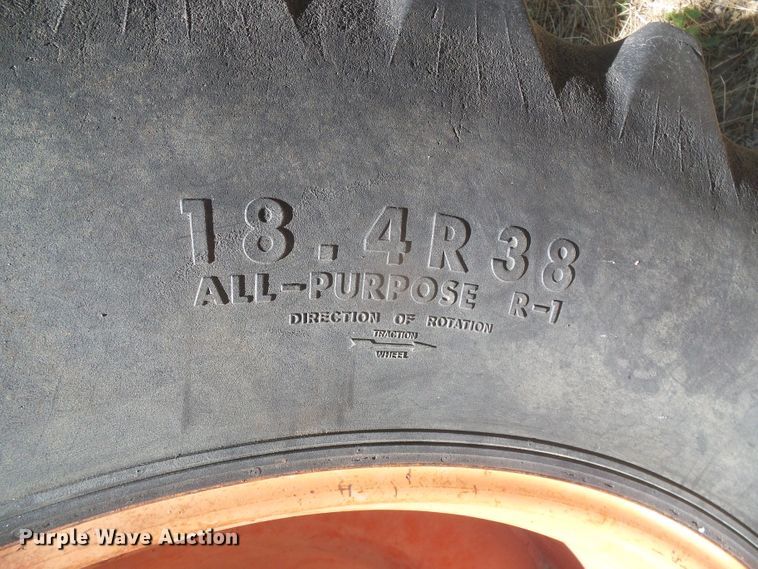 image for item DD0441 1973 Case 1370  tractor