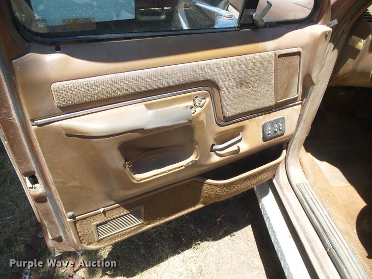 image for item DD0442 1991 Ford F150  pickup truck