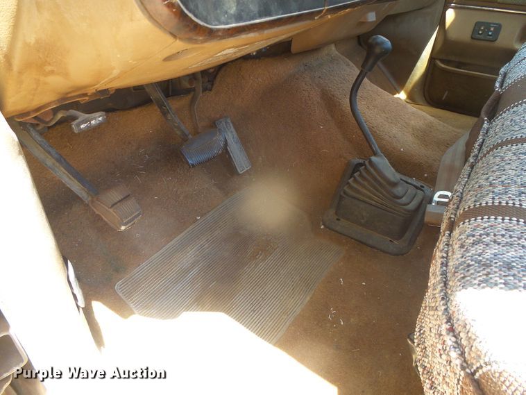 image for item DD0442 1991 Ford F150  pickup truck