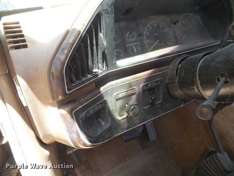 image for item DD0442 1991 Ford F150  pickup truck