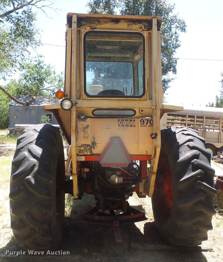 image for item DD0444 1970 Case 970  tractor