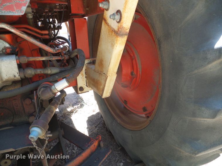 image for item DD0444 1970 Case 970  tractor