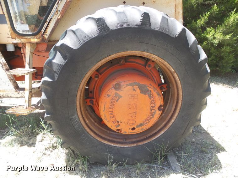 image for item DD0444 1970 Case 970  tractor